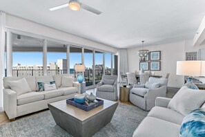 TV, offices - 2BR beachfront condo w/ ocean views & pool (Miramar Beach)