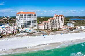 Beach nearby - Gulf-front condo: 2BR, pools, direct beach (Miramar Beach)