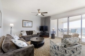 TV, DVD player, stereo - Beachfront condo with Gulf views (Miramar Beach)