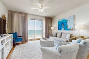 TV - Private Gulf-front condo with resort amenities (Miramar Beach)