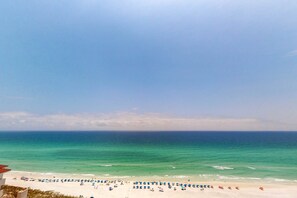 On the beach - 2BR Gulf-front condo w/ private balcony (Miramar Beach)