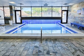 Pool - Exclusive 2BR beachfront with pool access (Miramar Beach)