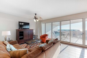 TV, DVD player, stereo - Exclusive 2BR beachfront with pool access (Miramar Beach)