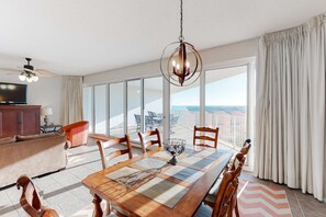 TV, DVD player, stereo - Exclusive 2BR beachfront with pool access (Miramar Beach)