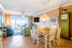 Interior - 2BR Gulf-front condo, sleeps 6, pool access (Miramar Beach)