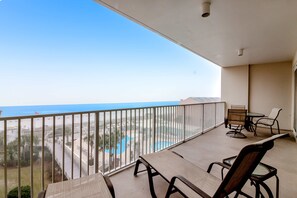 Outdoor dining - 2BR Gulf-front condo, sleeps 6, pool access (Miramar Beach)
