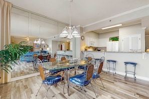 Dining - Exclusive Gulf-Front Condo with Balcony (Miramar Beach)