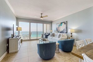 TV, DVD player, stereo, offices - Exclusive beachfront condo w/ pool access (Miramar Beach)