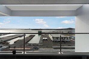Interior - 3-bedroom apartment in tranquil Auckland Central with AC (Auckland Central)