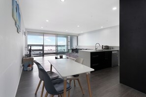 Interior - 3-bedroom apartment in tranquil Auckland Central with AC (Auckland Central)