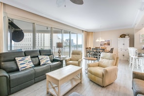 TV, DVD player, stereo - 2BR Gulf view condo with private balcony (Miramar Beach)
