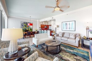 TV, DVD player, offices - Exclusive Gulf Views, Private Balcony (Miramar Beach)