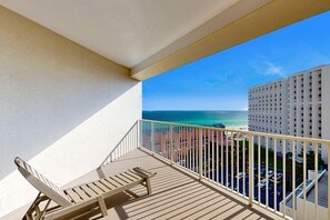 Property grounds - Beachfront condo with stunning Gulf view (Miramar Beach)