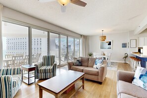 Télévision, lecteur de DVD, chaîne hi-fi, espaces bureaux