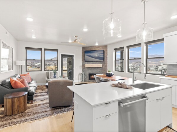 Smart TV, fireplace, books