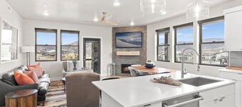 Mayflower Lakeside 104 | Reservoir + Mountain View | Full Kitchen | Private Bedrooms