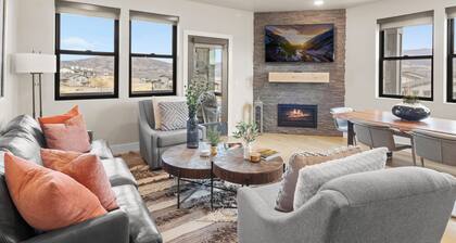 Mayflower Lakeside 104 | Reservoir + Mountain View | Full Kitchen | Private Bedrooms