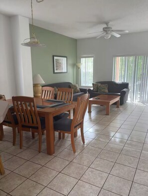 Interior - Home in Kissimmee near Disney and Universal (Kissimmee)