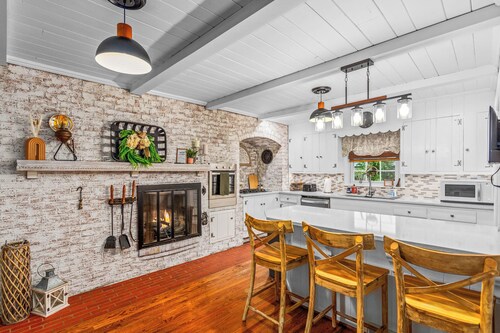 3-bedroom house in beautiful High Point with hot tub