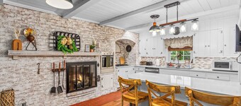 3-bedroom house in beautiful High Point with hot tub