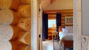 3 bedrooms, free WiFi, bed sheets - Golf Course View  | Game Room | Garage Access | View-Ti-Full Log Home (Angel Fire)