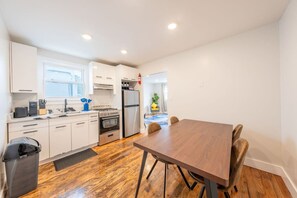 Apartment - Modern 1BR 8 Mins to Penn Station Wifi Laundry (Newark)