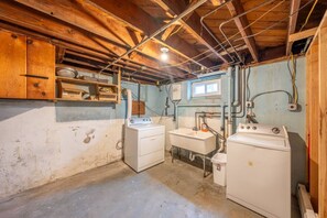 House | 3 bedrooms - Family Hot Tub 10 Guests Foosball Smart TV (Linden)