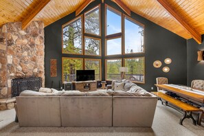 Smart TV, fireplace - Modern Mountain Chalet with Wall-of-Windows & Forest Views. (Flagstaff)