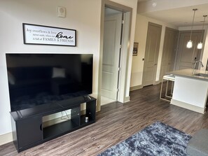 Interior - Cozy 1-bedroom apartment in delightful Atlanta with AC (Atlanta)