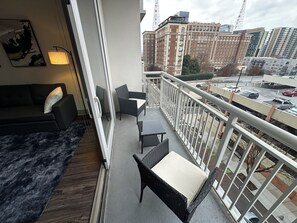 Property grounds - Cozy 1-bedroom apartment in delightful Atlanta with AC (Atlanta)