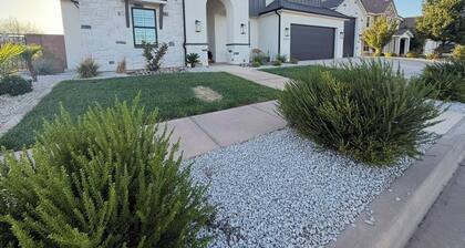 Luxe private bedroom and bath in a lovely Washington neighborhood