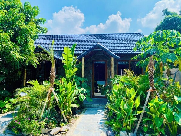 Exterior - Rocky Mountain Ecolodge (Hoa Lu)