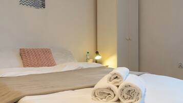 Iron/ironing board, WiFi, bed sheets