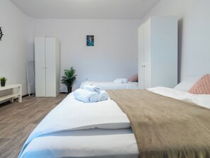 1 bedroom, iron/ironing board, WiFi, bed sheets