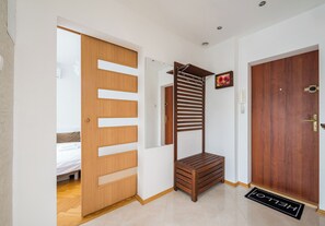Iron/ironing board, WiFi, bed sheets - Solidarności City View Apartment (Warszawa)