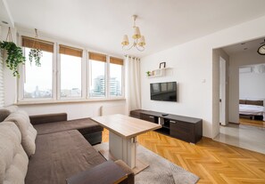 TV - Solidarności City View Apartment (Warszawa)