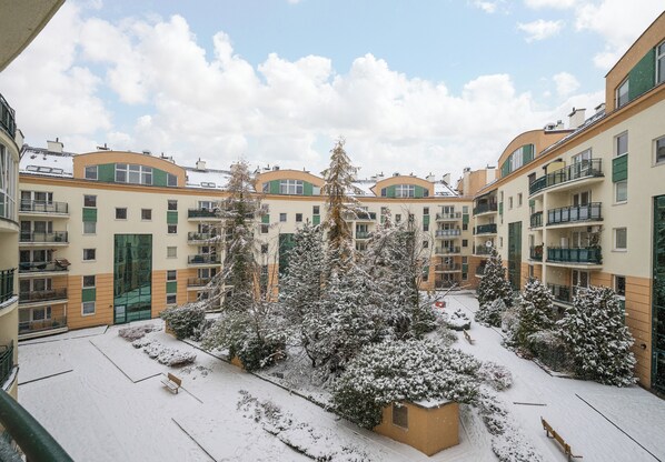 المنشأة من الخارج