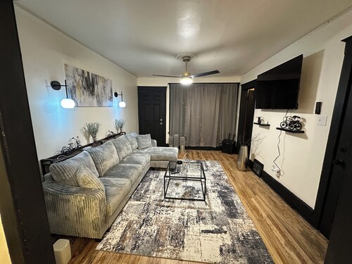 Bright 3BR Home • Prime Location by Grosse Pointe & Downtown Detroit