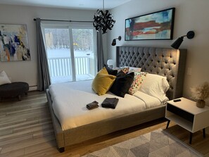 5 bedrooms, desk, iron/ironing board, travel cot - Sunday River`s Most Awesome House! (Bethel)