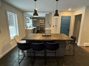 Fridge, microwave, oven, stovetop - Sunday River`s Most Awesome House! (Bethel)