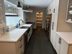 Fridge, microwave, oven, stovetop - Sunday River`s Most Awesome House! (Bethel)