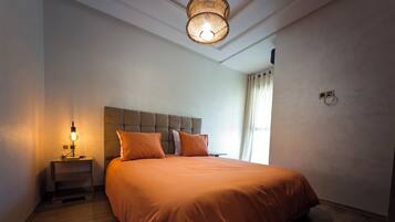 Ferros/tábuas de passar roupa, Wi-Fi, roupa de cama