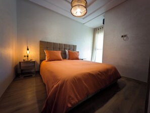 Ferros/tábuas de passar roupa, Wi-Fi, roupa de cama