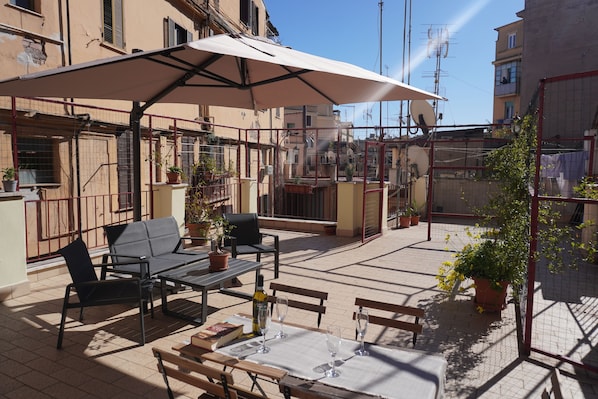 Outdoor dining - The Terrace - Private Roman Terrace (Roma)