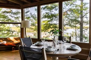 Dining - Hemlock Resort: Game Room, Hot Tub, Canoe, Firepit (Parry Sound)
