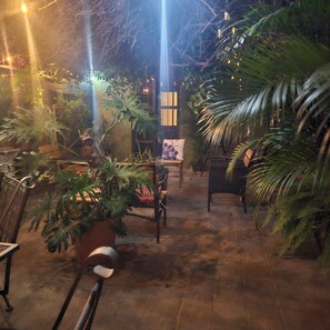 Terrace/patio - In the heart of PueblitoFast Wifi•Private Apt-Street Entry-Garden-CableTV (San Pedro Tlaquepaque)