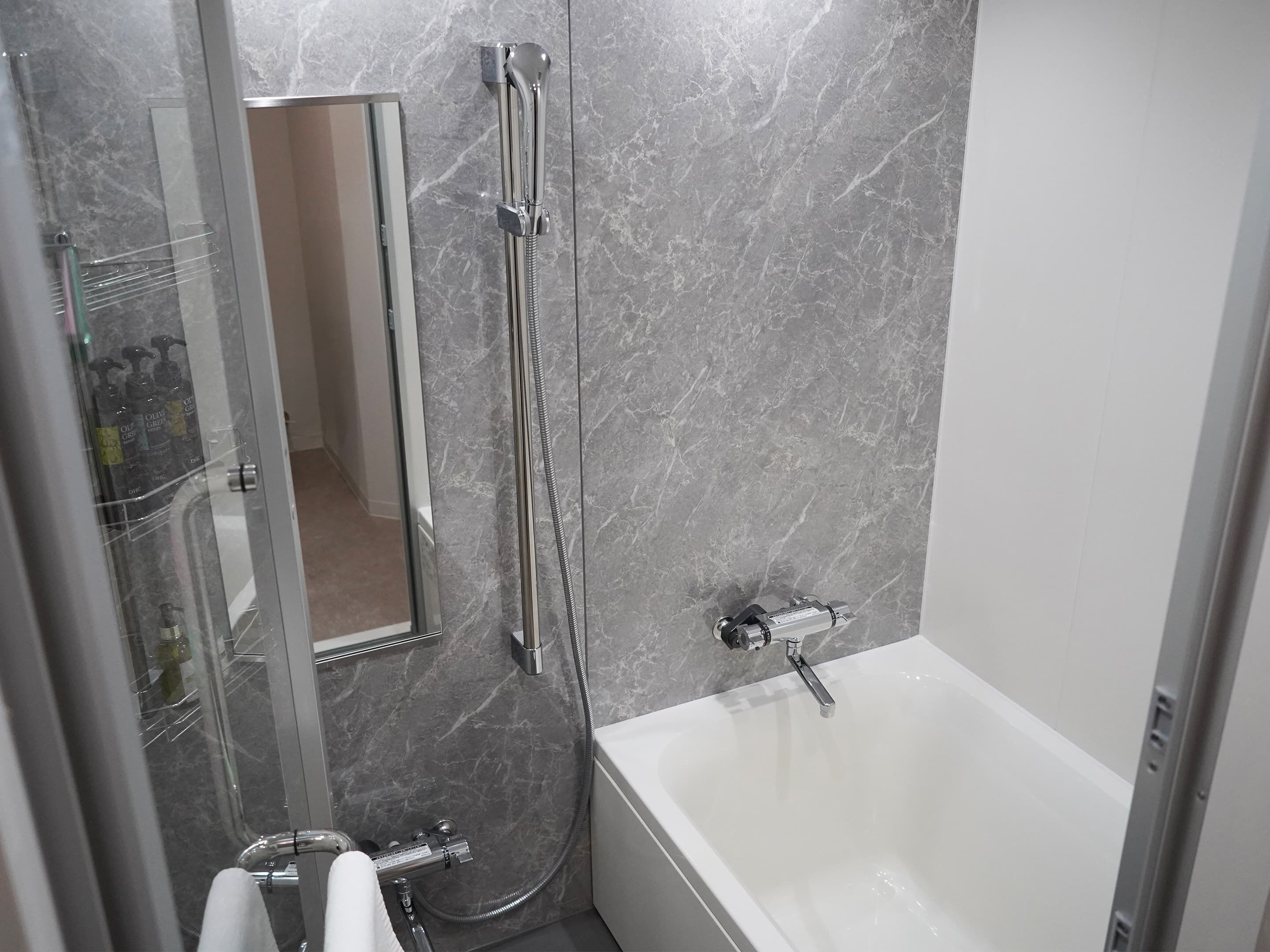 免费洗浴用品、吹风机、电子马桶、毛巾