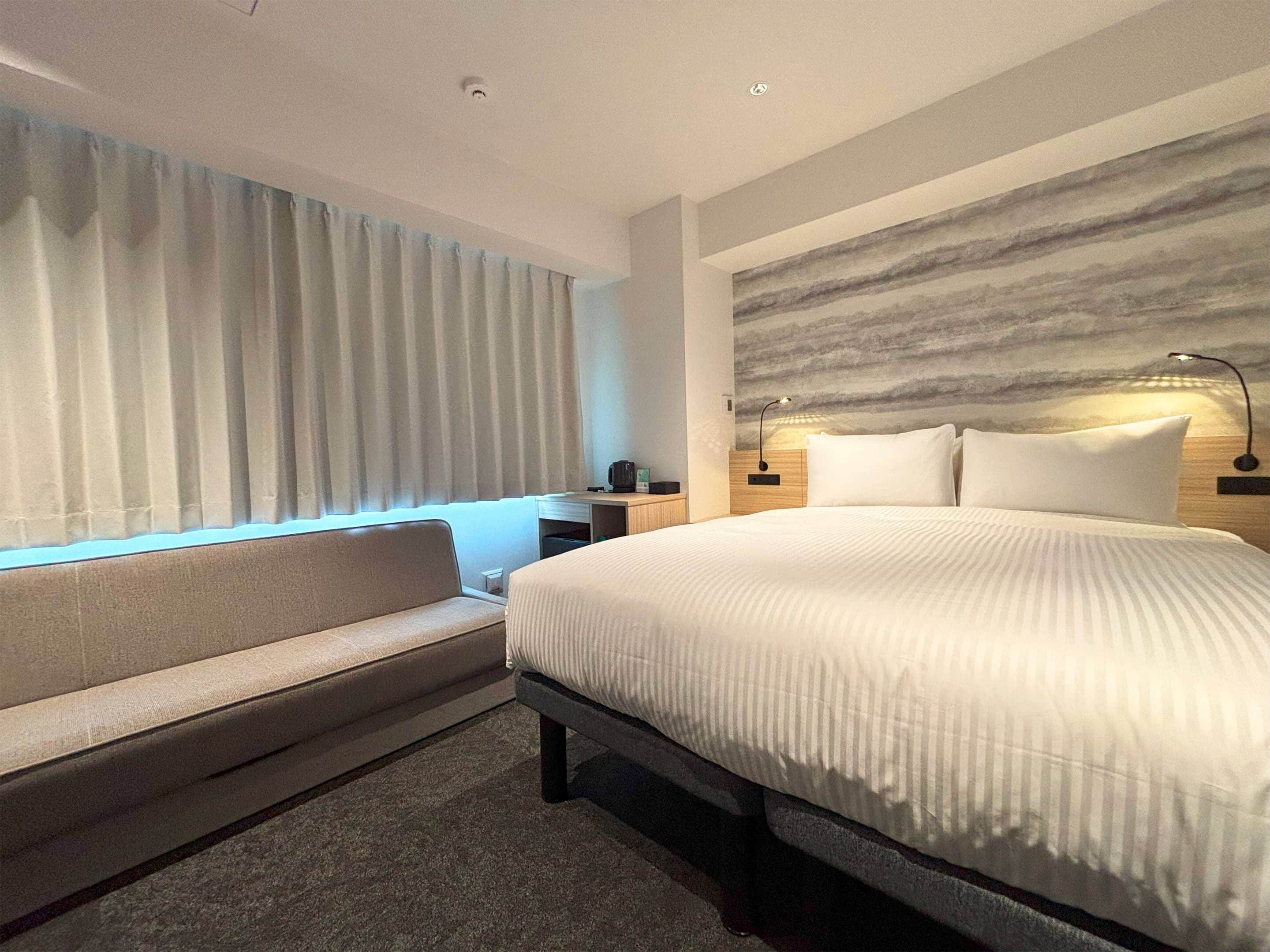 Deluxe Queen - Non-Smoking | Free WiFi, bed sheets