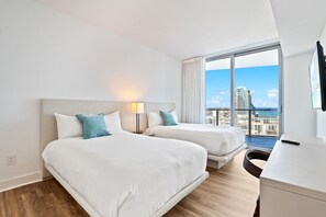 WiFi - 2bedroom Lyfe resort Apartment over the beach (Hollywood)