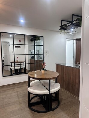 Dining - Cozy apartment with ocean view (Lima)